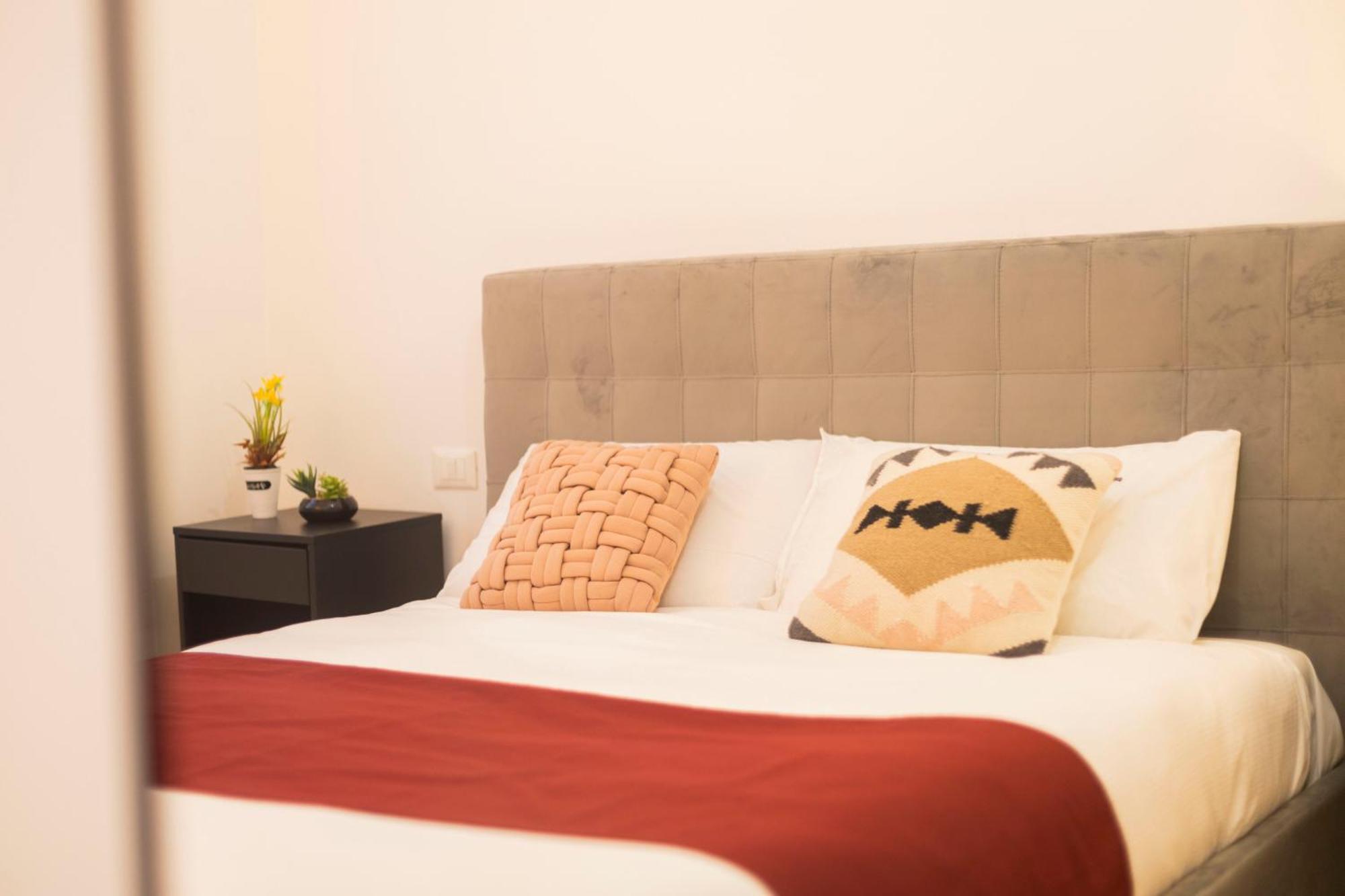 Macchi Charming Apartment By 101Flats Milan Bagian luar foto